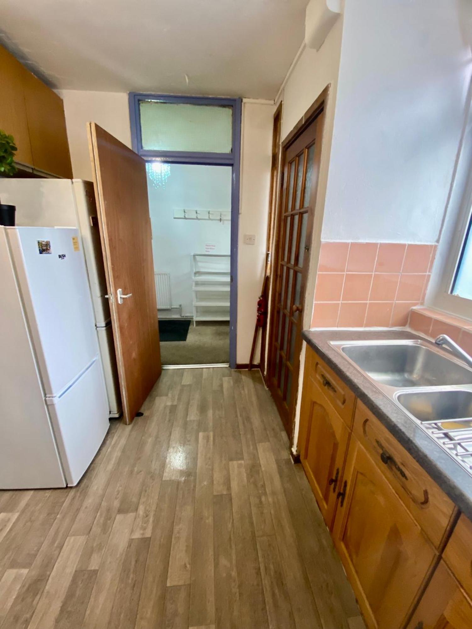 Cosy 3 Bed Apt, Old Truman Brewery! Brick Lane, London, E1 Bagian luar foto