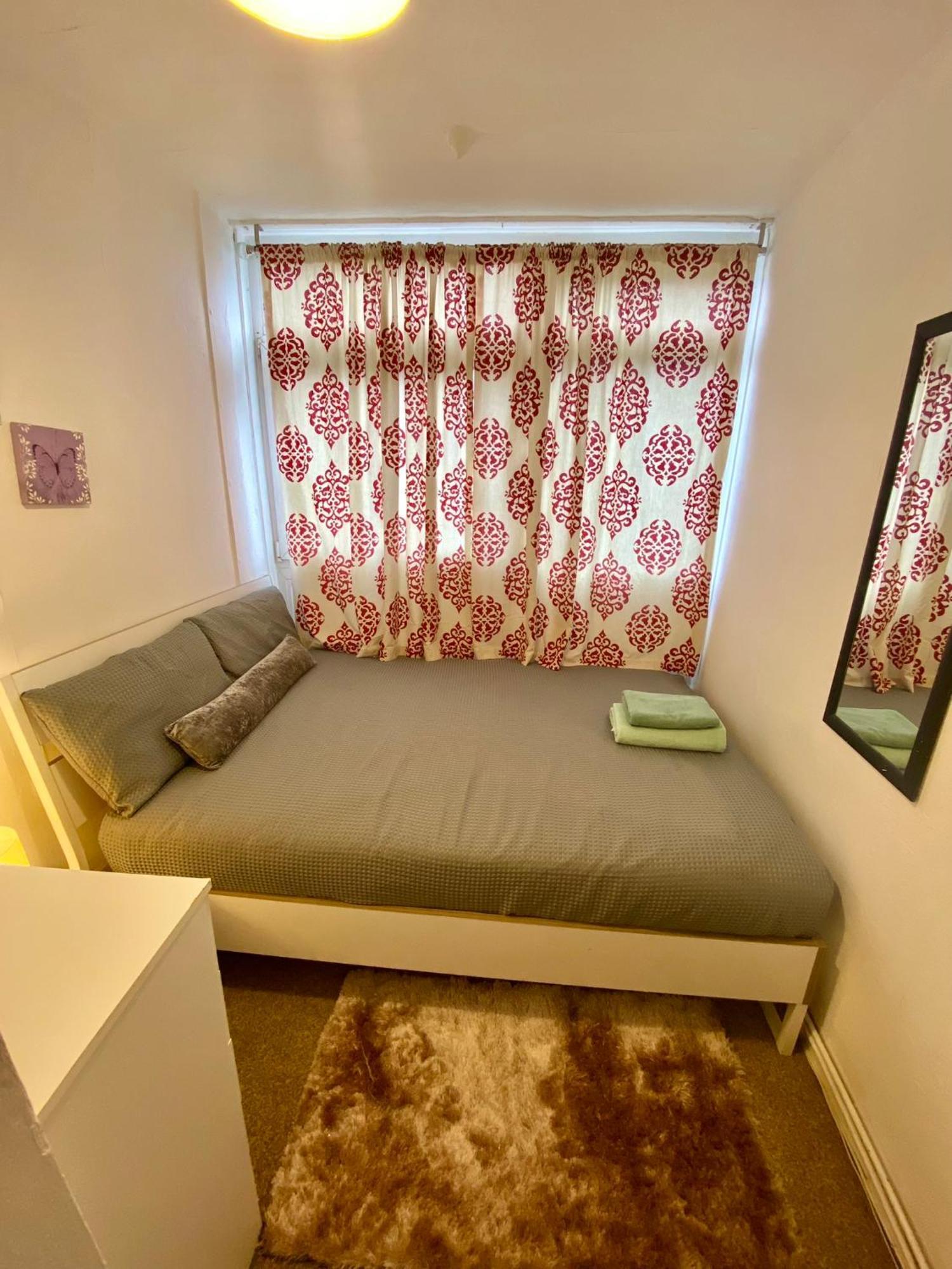 Cosy 3 Bed Apt, Old Truman Brewery! Brick Lane, London, E1 Bagian luar foto