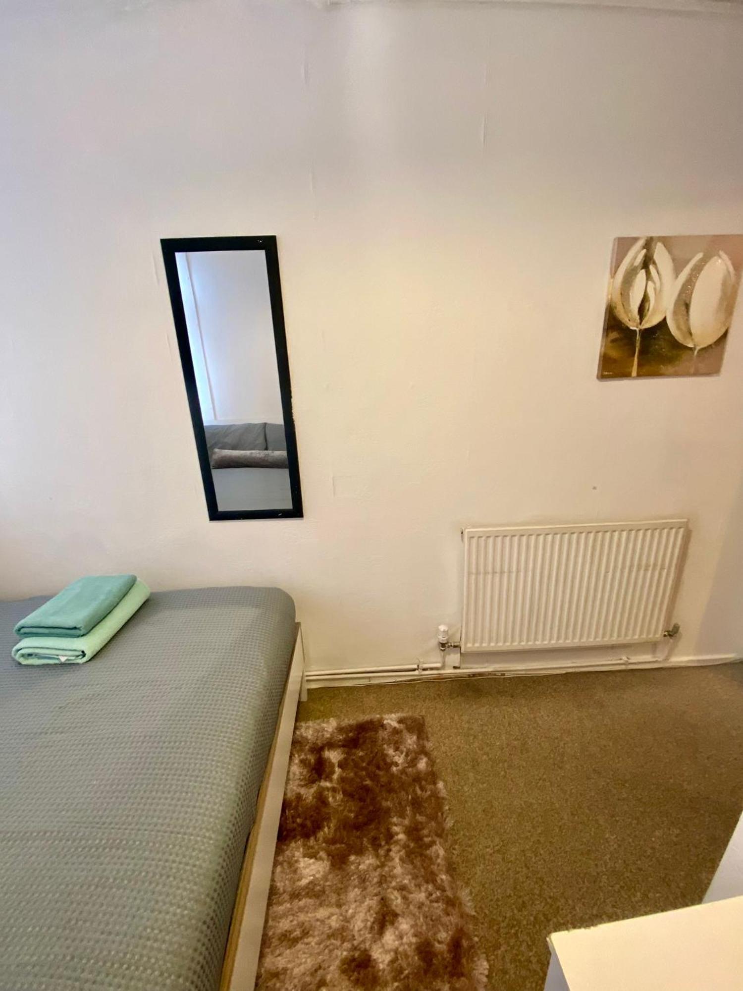 Cosy 3 Bed Apt, Old Truman Brewery! Brick Lane, London, E1 Bagian luar foto